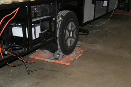 Air cushion pads under tires
