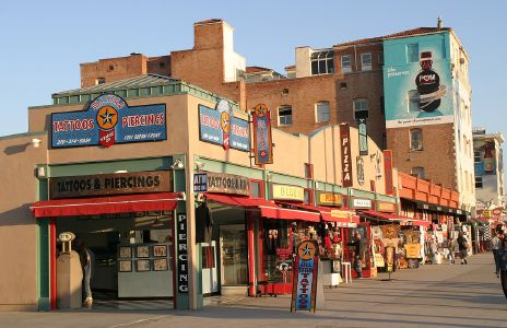More shops at Venice Beach, CA