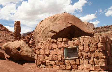 Rock House near Vermillion Cliffs, AZ (If photo does not appear, please reload this page.)