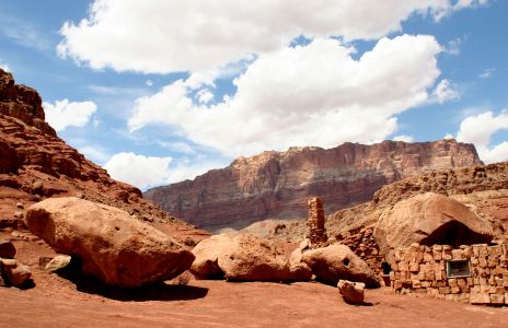 Rock House and Vermillion Cliffs, AZ (If photo does not appear, please reload this page.)