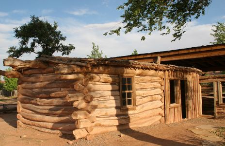 Log Cabin in Bluff, UT